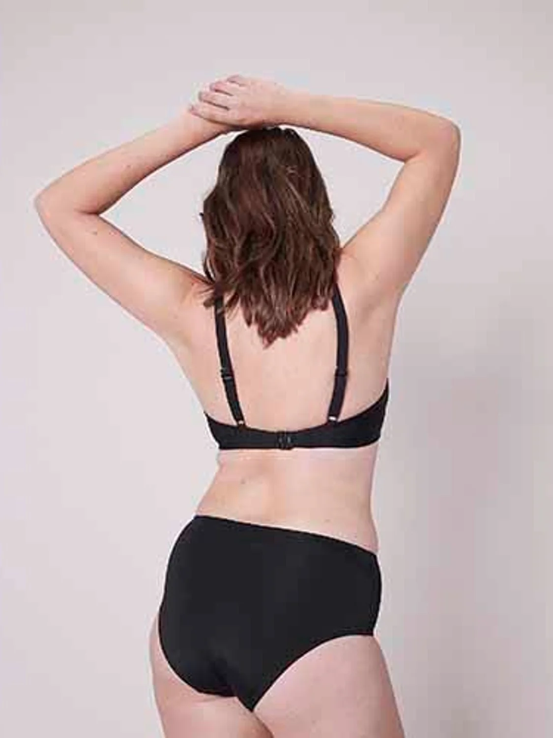 Haut de maillot de bain avec armatures - Noir – Image 4