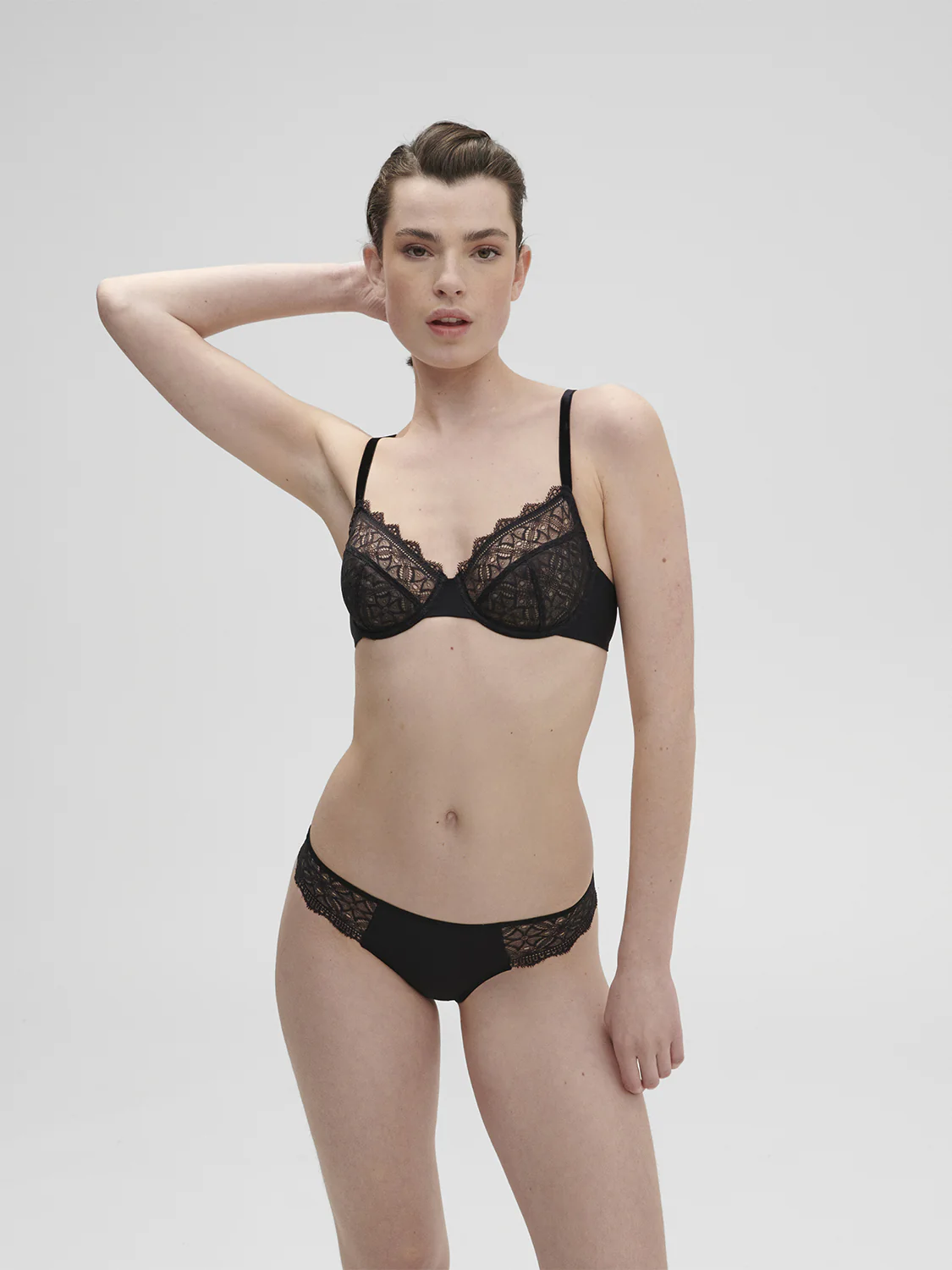 Soutien-gorge avec armatures classique - Noir – Image 3