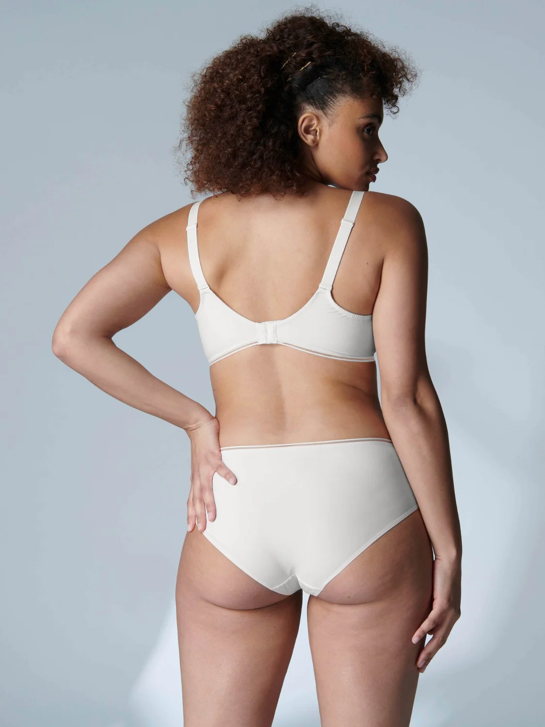 Soutien-gorge avec armature décolleté plongeant - Crême – Image 6
