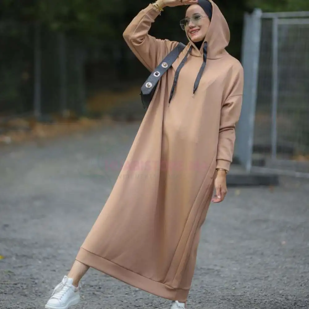 Pull long en scuba à capuche beige – Image 2