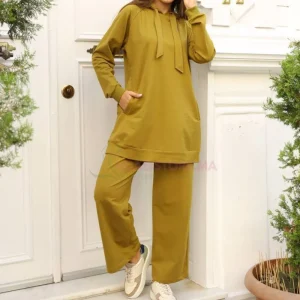 survêtement femme 2 piéces  moutard à capuche
