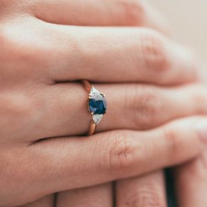 Bague Or rose 750 ‰ Saphir et diamants Kennedy
