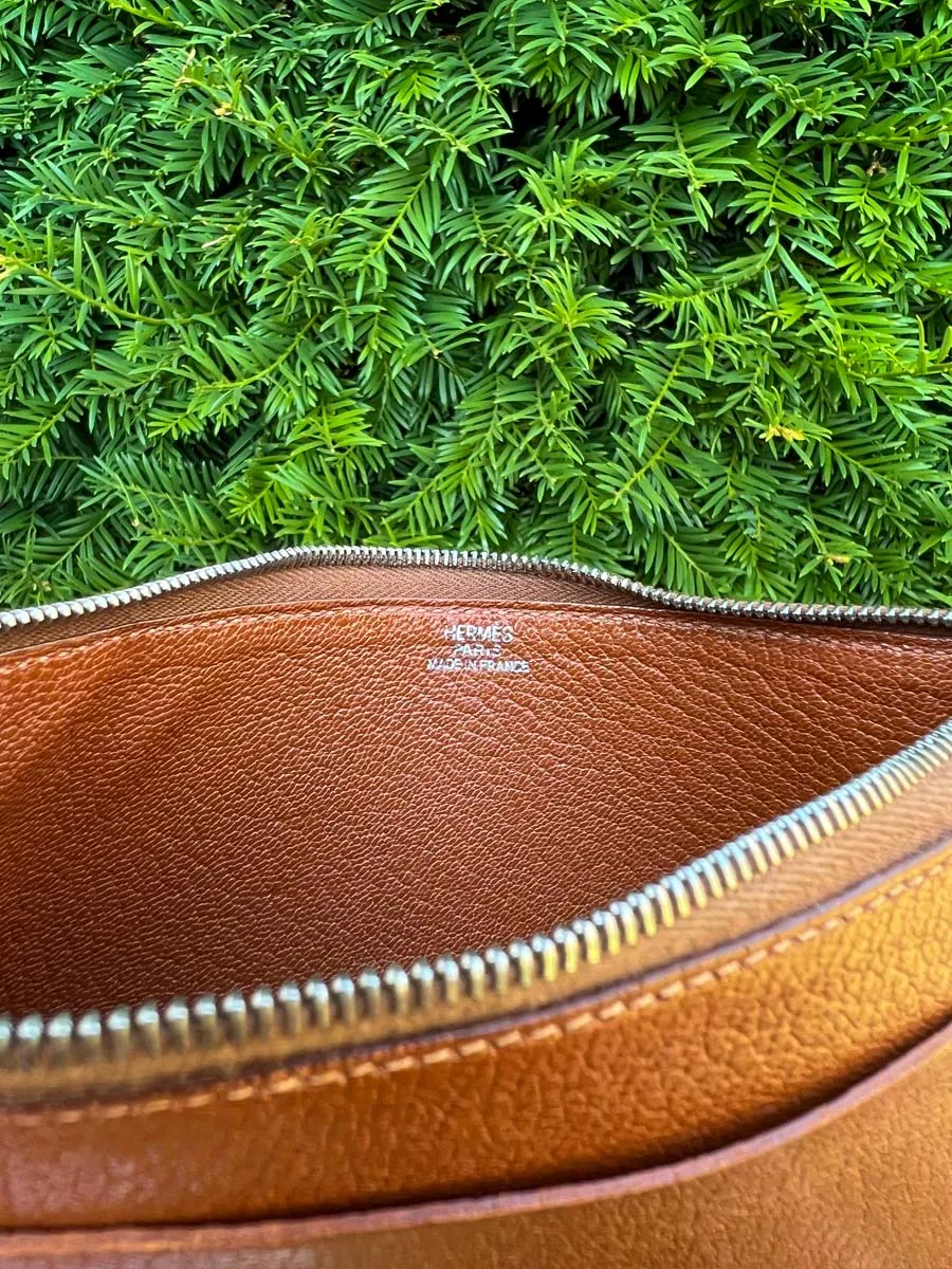 Pochette en cuir gold Hermès – Image 3