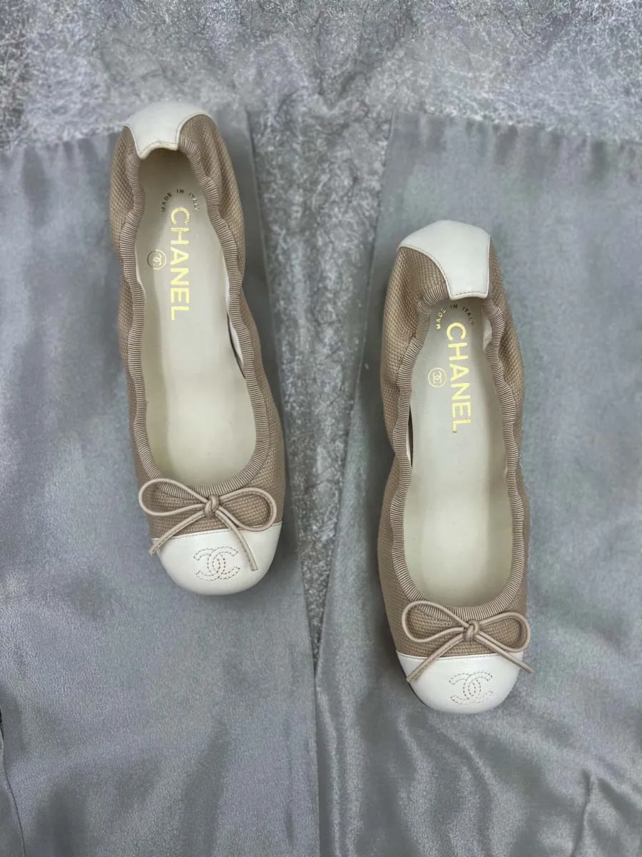 Ballerines Chanel en toile