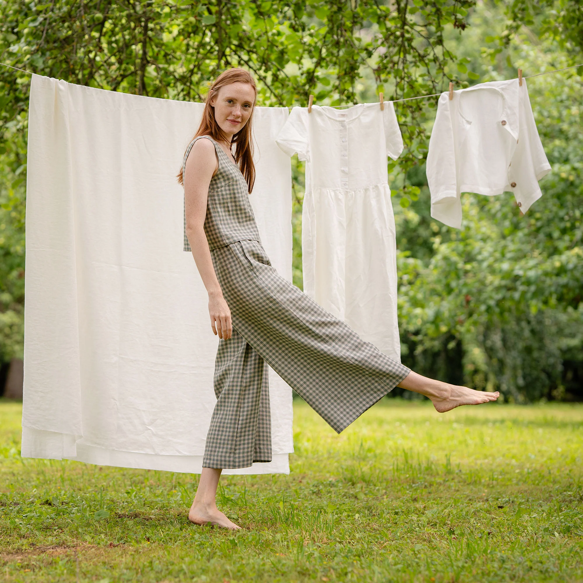 Ensemble 2 pièces crop top à carreaux verts et culottes – Image 2
