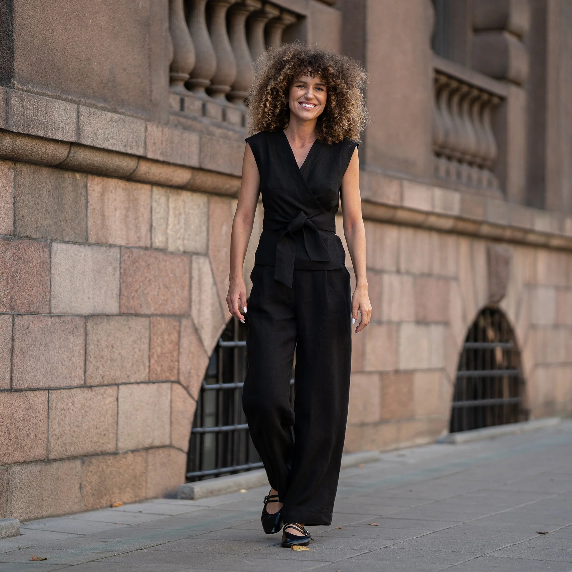 Pantalon à jambes larges Lotus – Image 9
