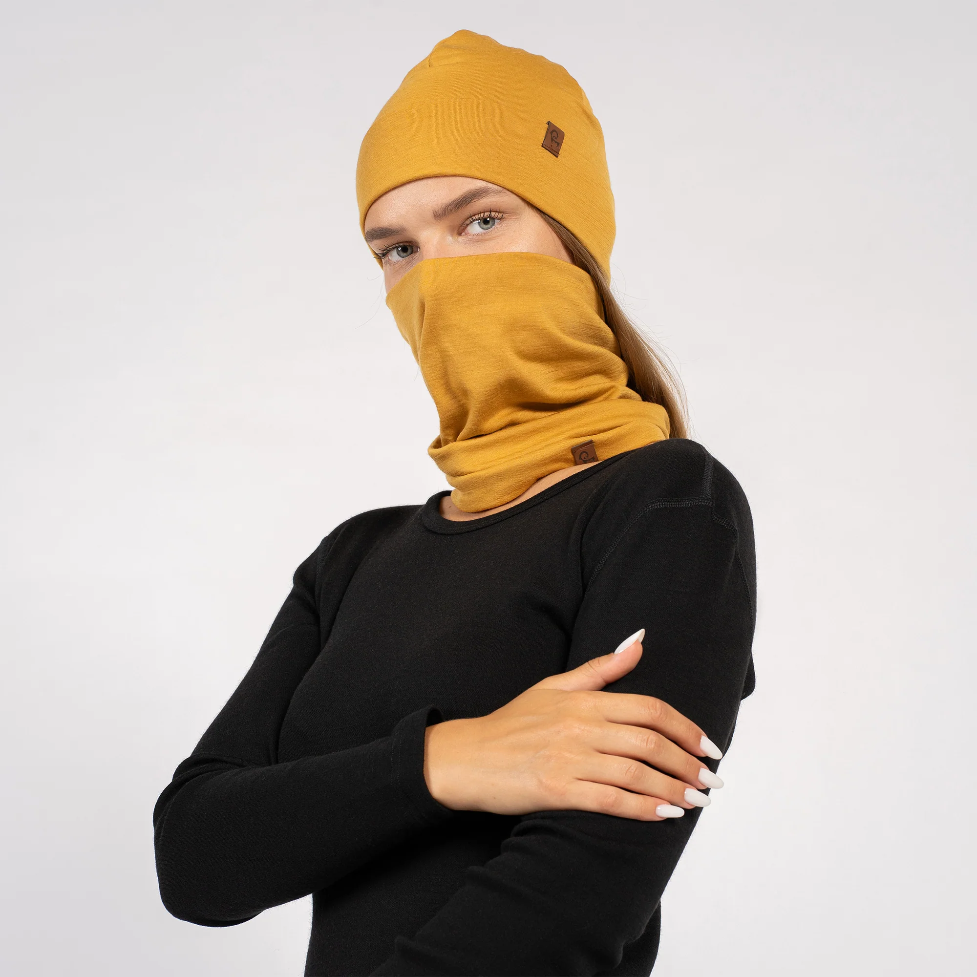 Bonnet et tour de cou en mérinos pour femme 2 pièces jaune – Image 4