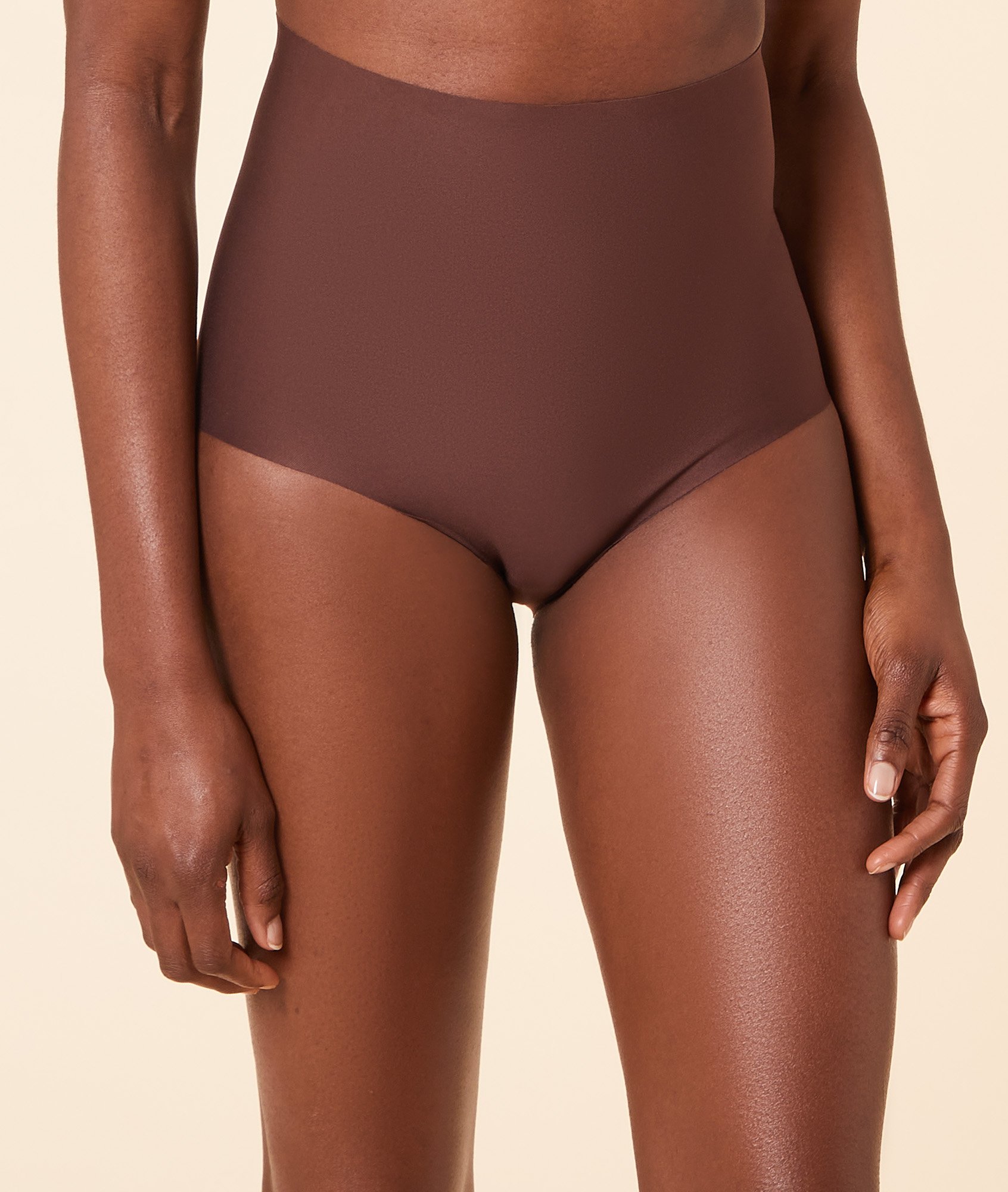 Culotte gainante taille haute – Maintien fort